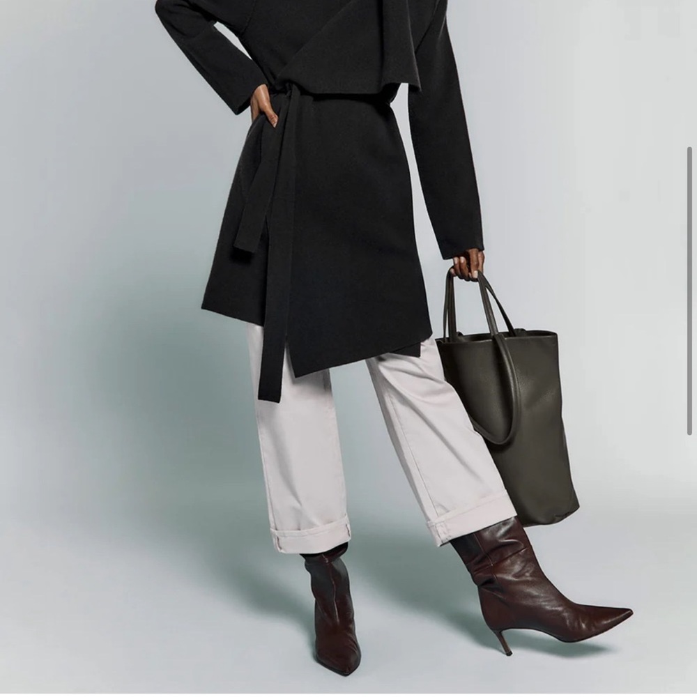 NWT Cuyana Tall Easy Tote Pebbled Leather in Dark Olive + Gift Box